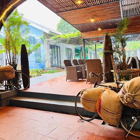 Commander Lodge Phong Nha Esterno foto