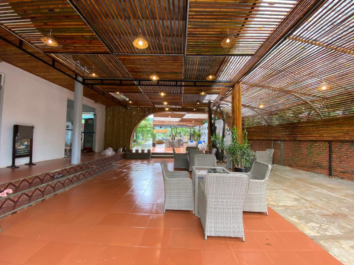 Commander Lodge Phong Nha Esterno foto
