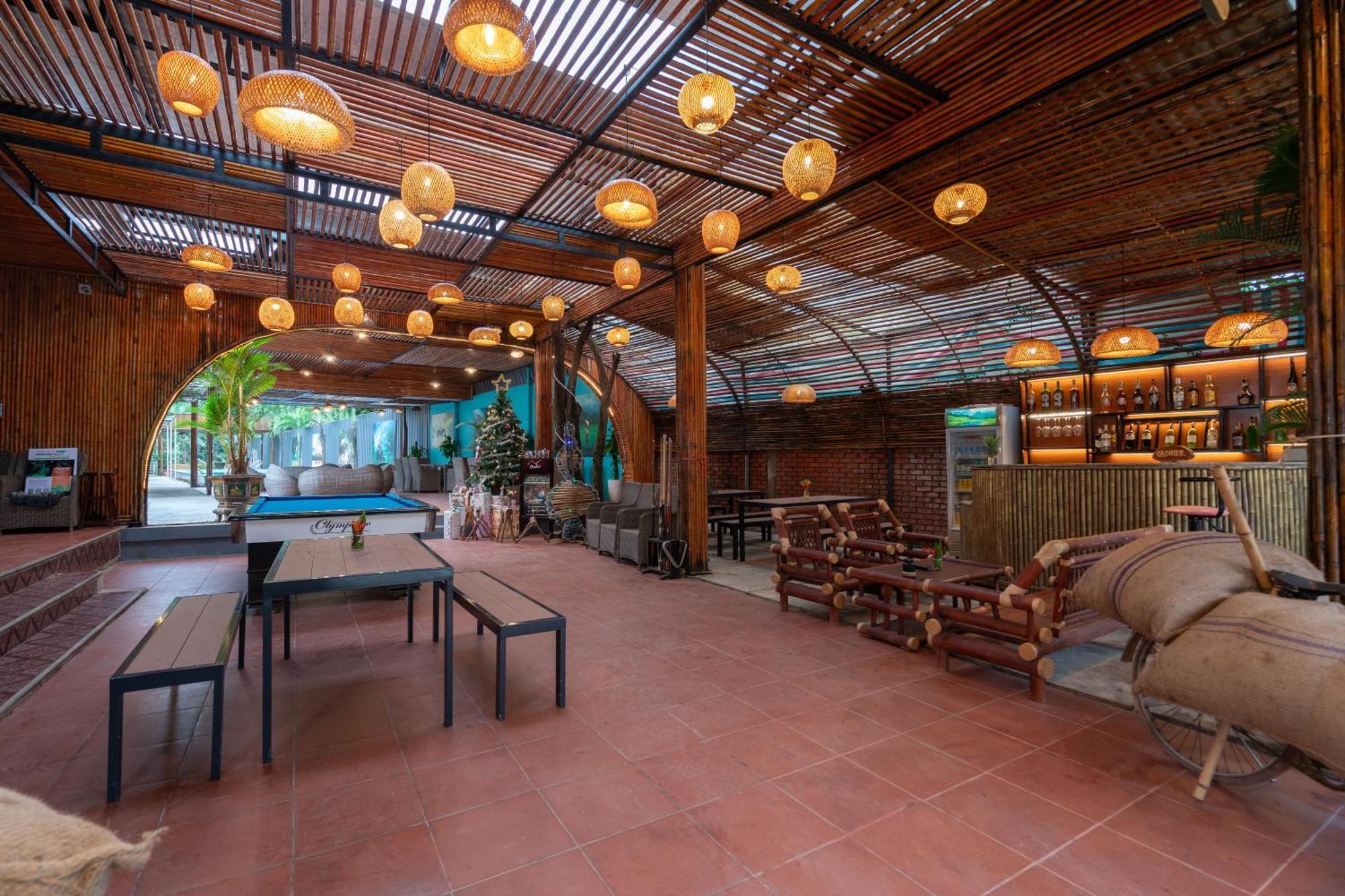 Commander Lodge Phong Nha Esterno foto