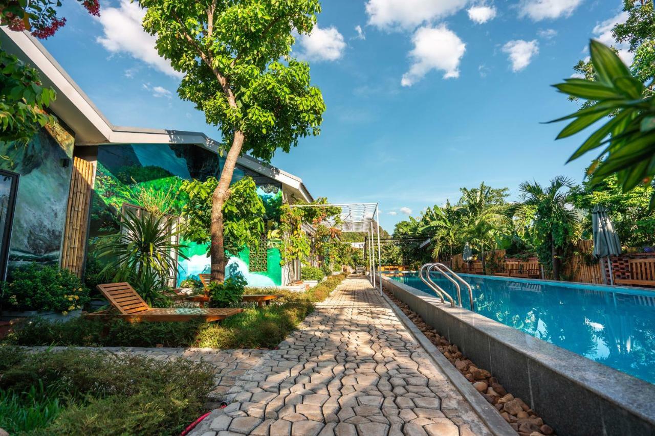 Commander Lodge Phong Nha Esterno foto